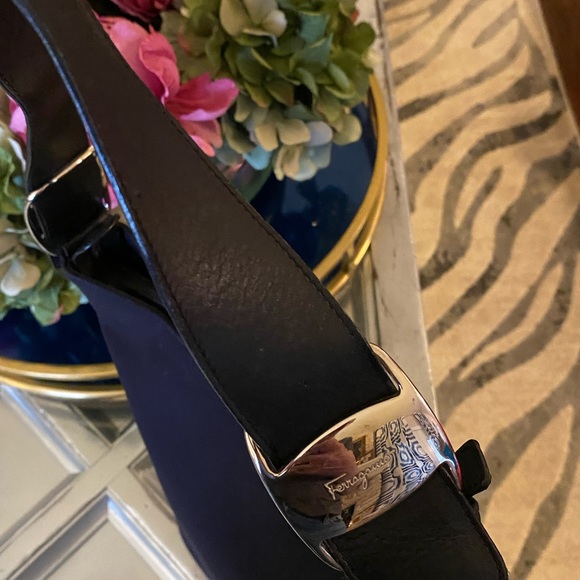 Salvatore Ferregamo canvas bag - Picture 5 of 7